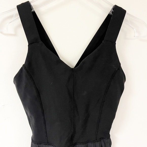 Lululemon City Tank Elegant Black Sleeveless Peplum Tank w Built in Bra Size 6 - Picture 5 of 9